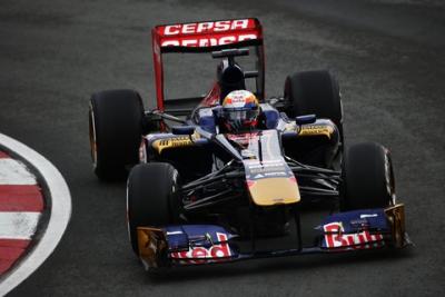 Błędy obu kierowców Toro Rosso