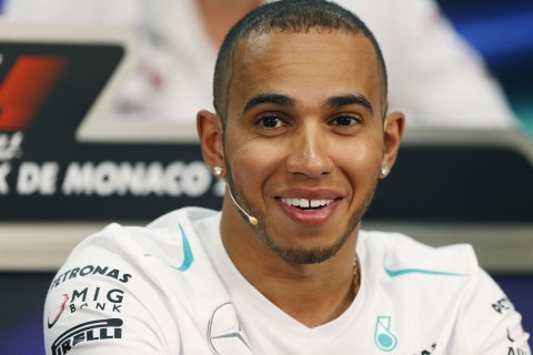 Hamilton wychwala zespół, ale od siebie wymaga więcej