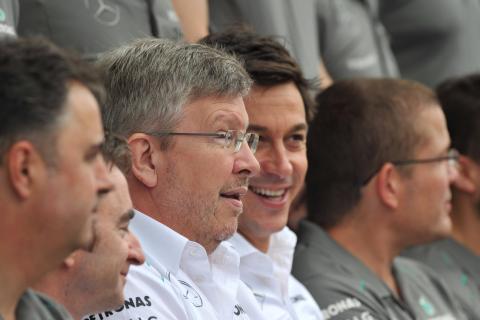 Brawn oficjalnie odchodzi z Mercedesa