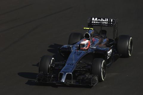 Magnussen ukarany za wymianę skrzyni biegów