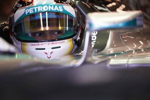 Hamilton najszybszy mimo problemów technicznych