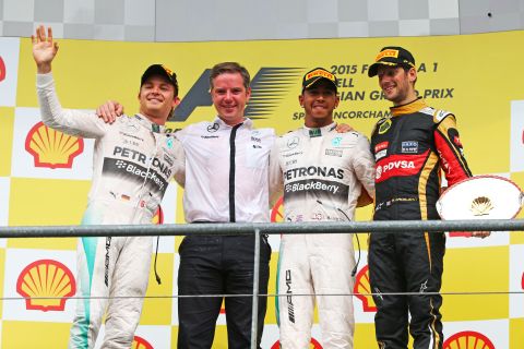 Lewis Hamilton pewnie wygrywa w Belgii