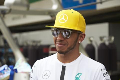 Hamilton odpowiada na krytykę Whitinga