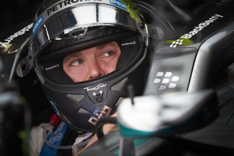 Mercedes w Bahrajnie znowu na mocnym prowadzeniu