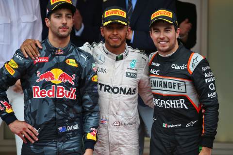 Ricciardo czuje się zdruzgotany po kolejnym błędzie zespołu