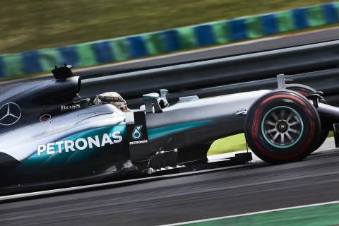 Hamilton przystąpi do wyścigu z alei serwisowej
