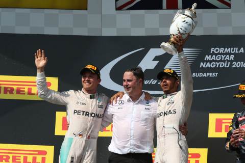 Ecclestone i Button stawiają na Hamiltona