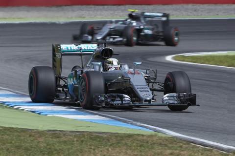 Q2: Mercedes włączył swoje turbo