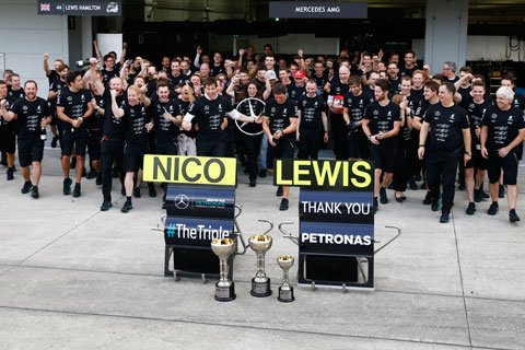 Mercedes świętuje trzeci z rzędu tytuł mistrzowski