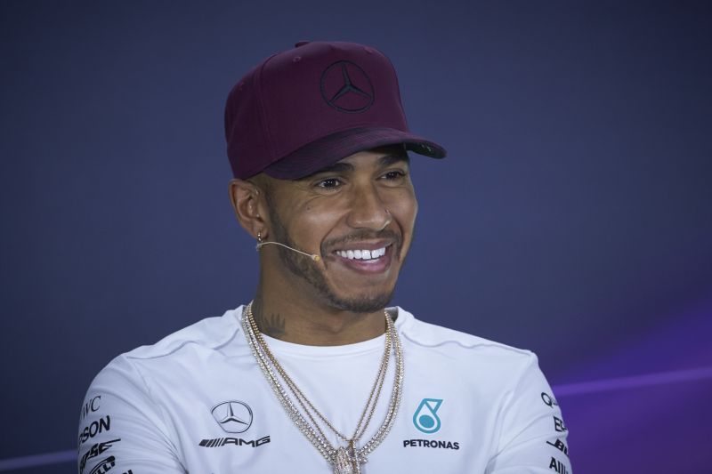 Q2: Hamilton najszybszy, kierowcy Ferrari popełniają błędy