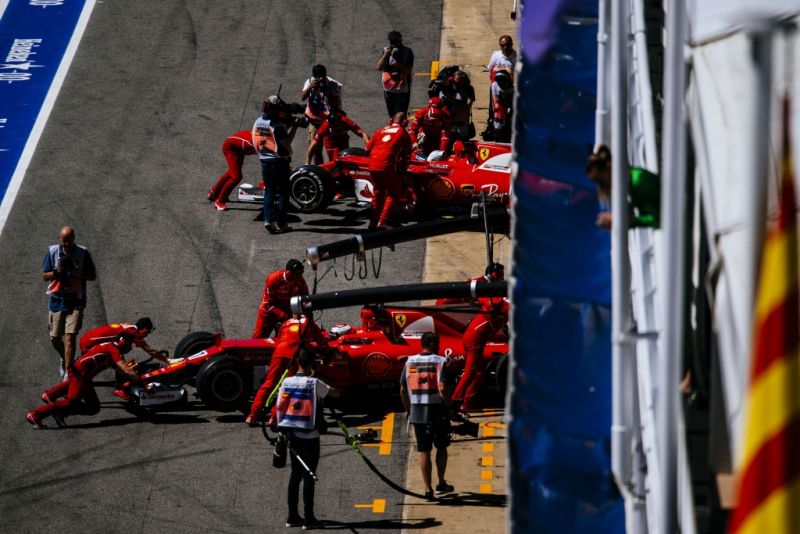 Red Bull: Ferrari traci na ograniczeniu triku ze spalaniem oleju