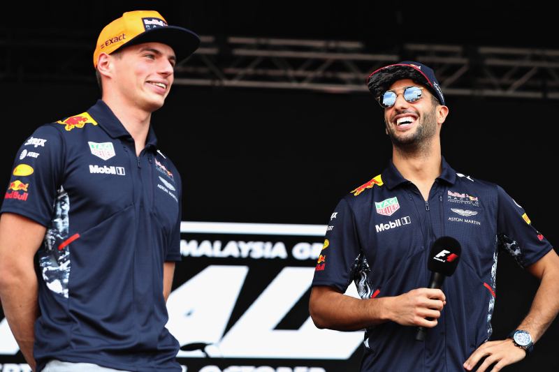 Ricciardo: to był prezent dla Maxa
