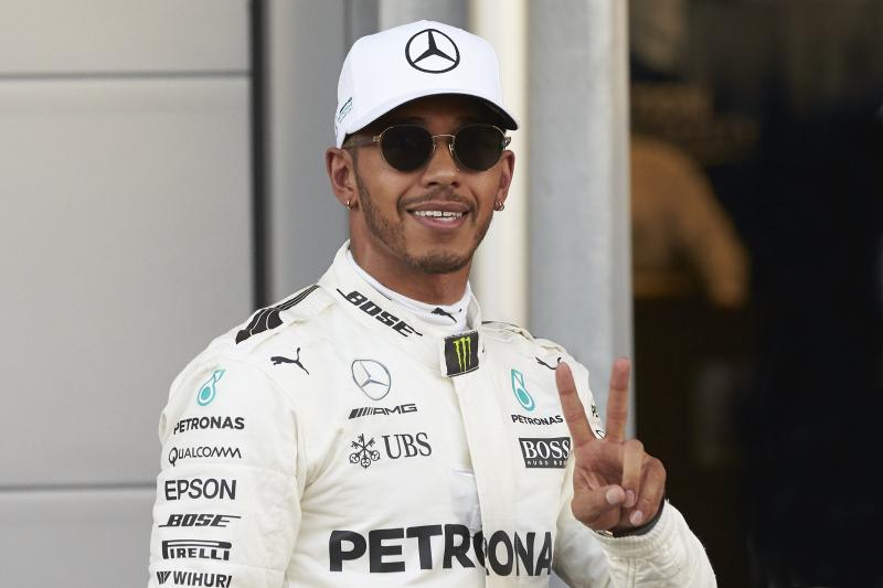 Hamilton nie chciał ryzykować w walce z Verstappenem