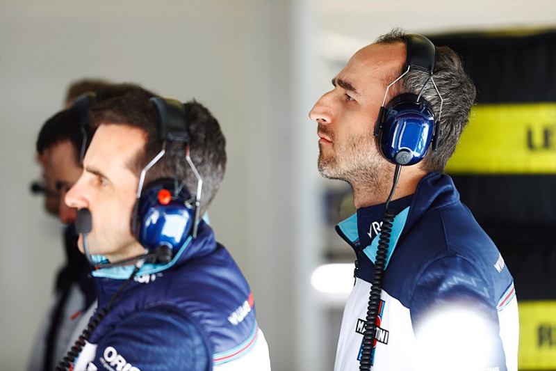 Kubica dołączy do Toro Rosso za Hartleya?