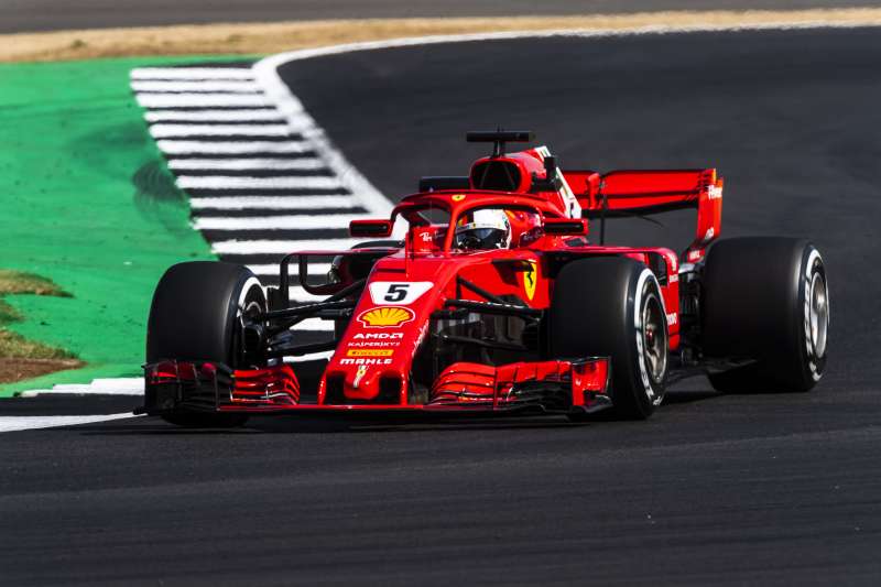 Vettel powiększył przewagę w mistrzostwach nad Hamiltonem