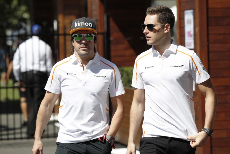 Alonso staje w obronie Vandoorne'a