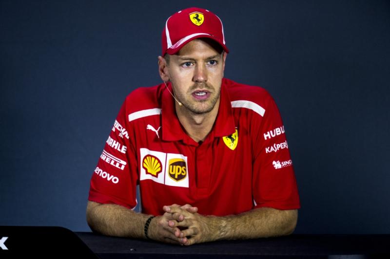 Vettel nie chciał być "kompletnym dupkiem" w walce z Hamiltonem