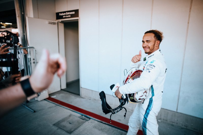 Hamilton wystartuje jutro z pole position 