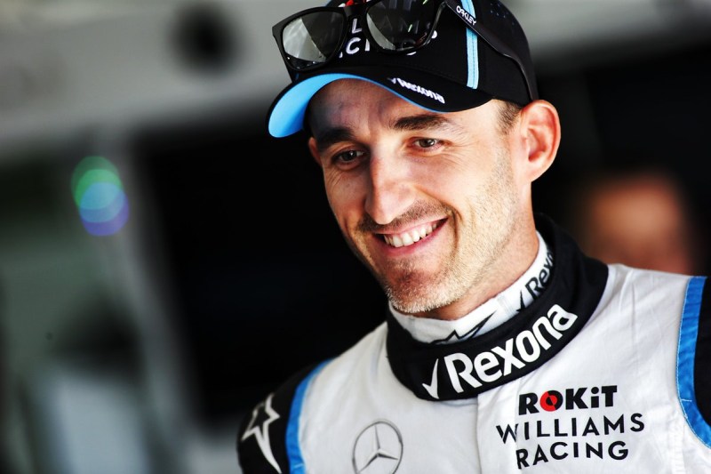 Kubica po starcie był w "kanapce Racing Point"