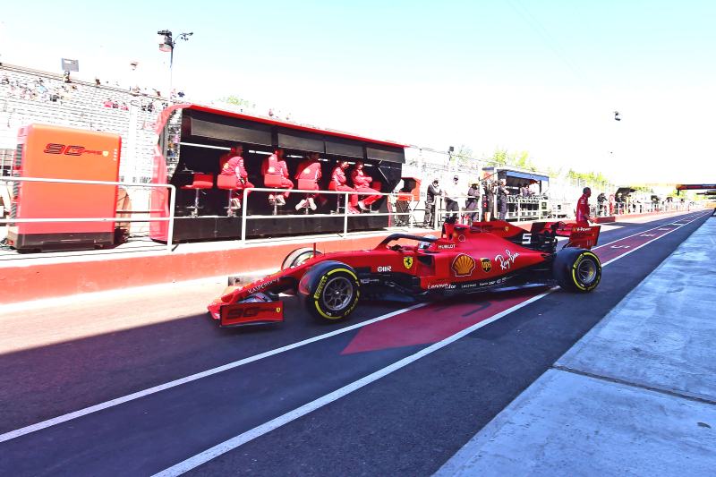 Q1: Vettel tuż przed Leclerciem i Bottasem