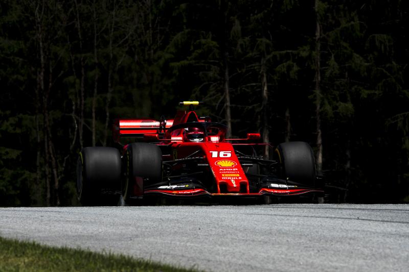 Q2: Ferrari najszybsze, Mercedes awansował na średnim ogumieniu