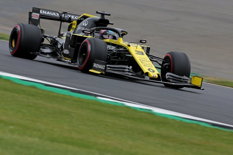 Renault wprowadziło dwa auta do Q3