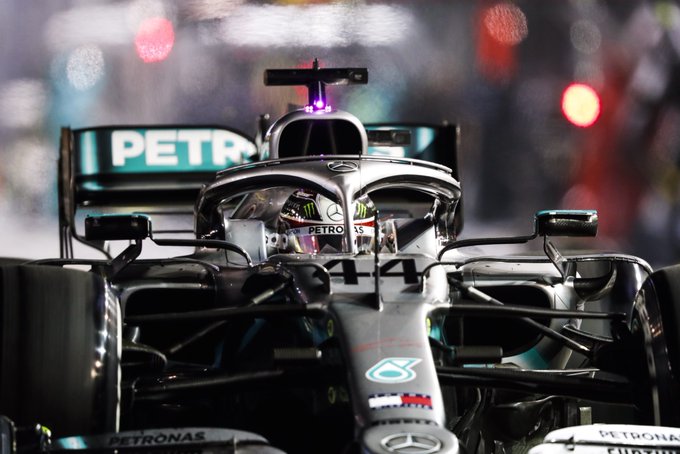 Hamilton: Ferrari bardzo mocno naciska
