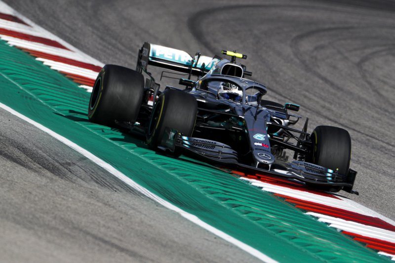 Bottas najszybszy, Vettel znowu rozbił swoje Ferrari