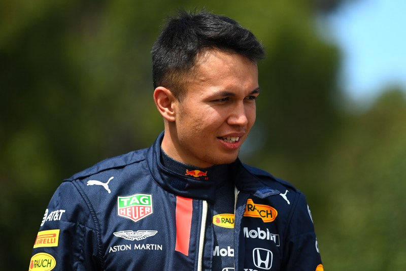 Albon wygrał Wirtualne GP po wielkiej walce z Leclerciem