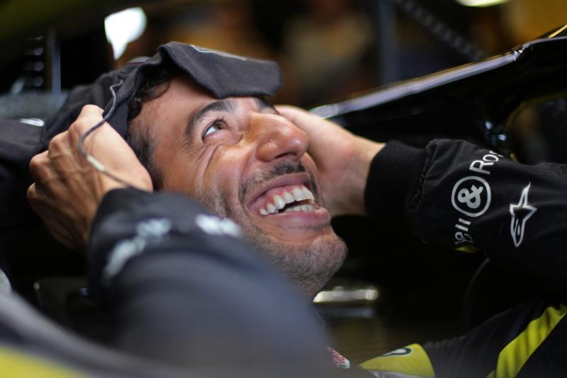 Ricciardo nie wie czemu Ferrari wybrało Sainza a nie jego