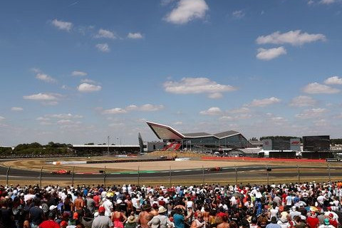 Policja ostrzega brytyjskich fanów przed przyjeżdżaniem na Silverstone