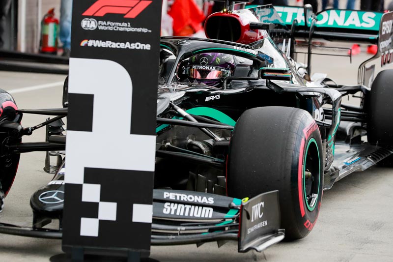 Hamilton wyrównał rekord Schumachera na Hungaroringu