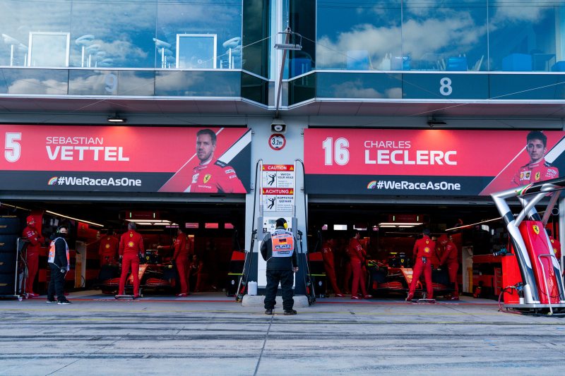 Ferrari wyjaśniło przyczynę wolnych pit stopów