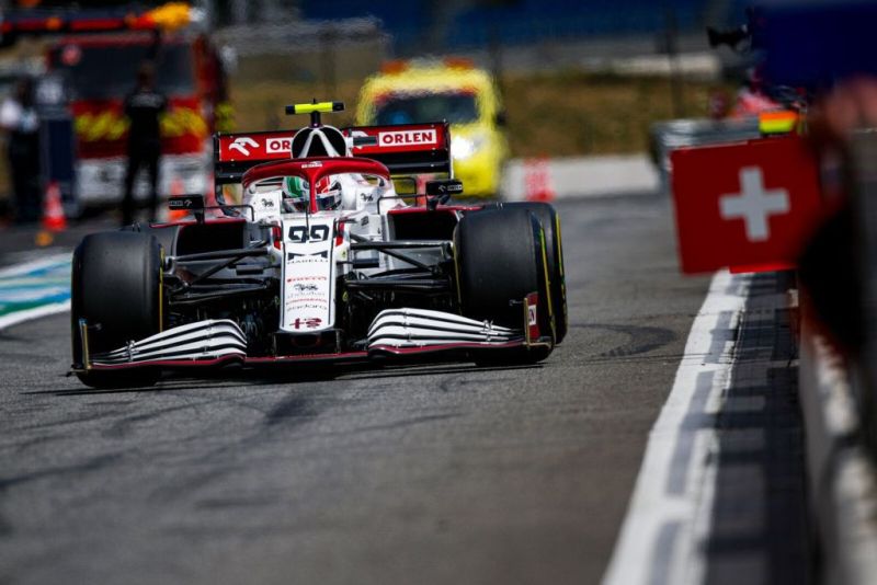 Giovinazzi bliski awansu do Q3, a Raikkonen bez Q2