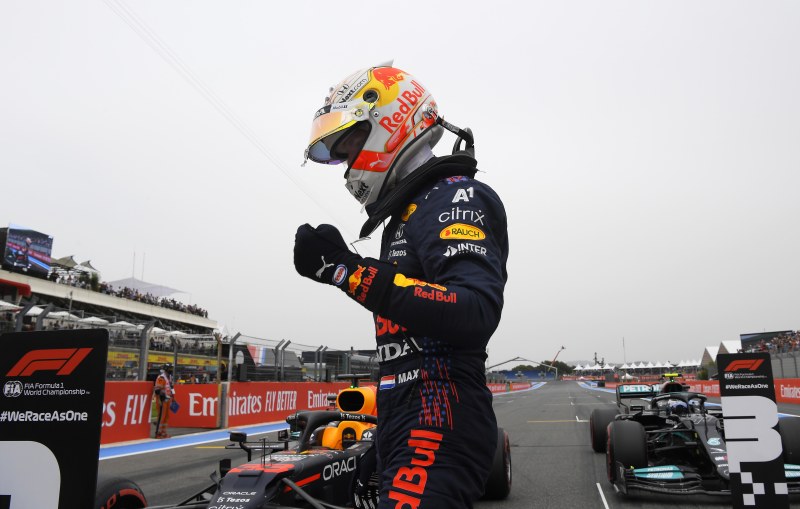 Verstappen wygrywa we Francji mimo błędu na starcie
