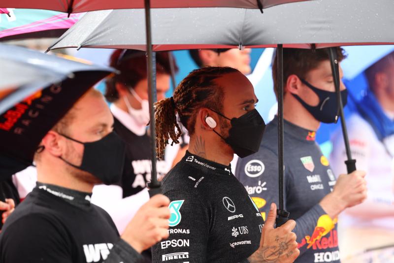 Hamilton i Mercedes odzyskali prowadzenie w mistrzostwach przed przerwą