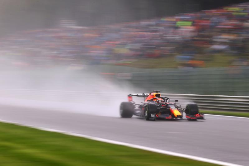 Verstappen zdecydowanie najszybszy na mokrym torze