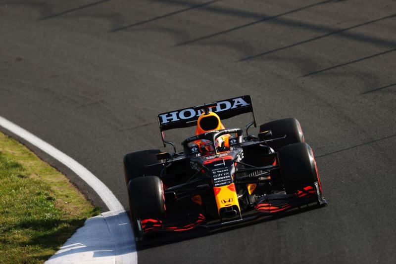 Verstappen uniknął kary za incydent z drugiego treningu