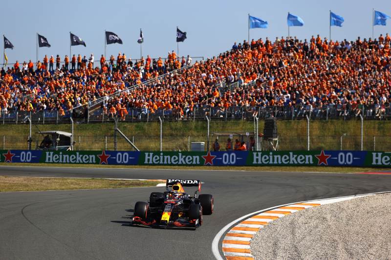 Verstappen wygrywa w domowym Grand Prix Holandii 
