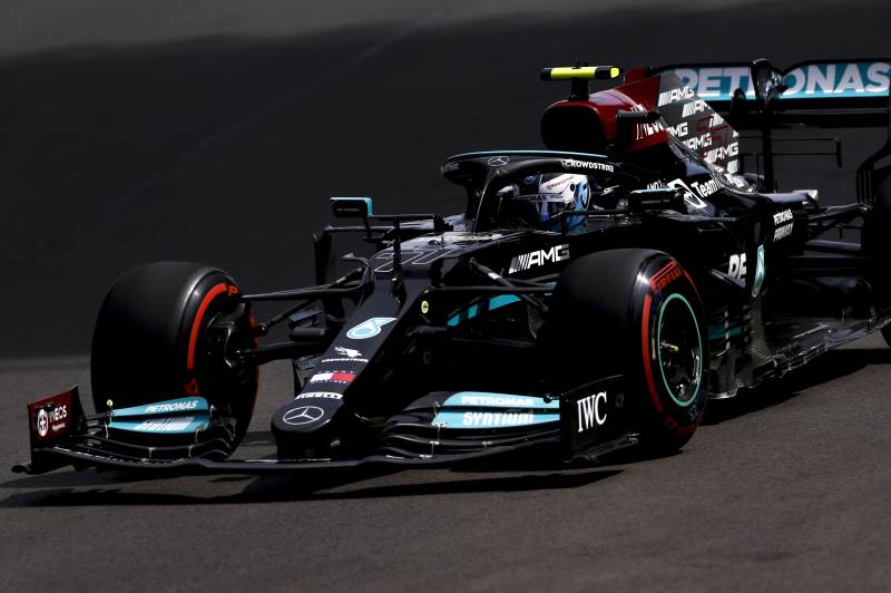 Q1: Bottas przed Leclerkiem i Verstappenem