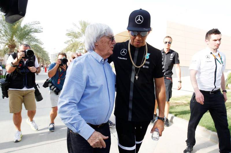 Ecclestone jest zdziwiony tym, że Hamilton kontynuuje karierę