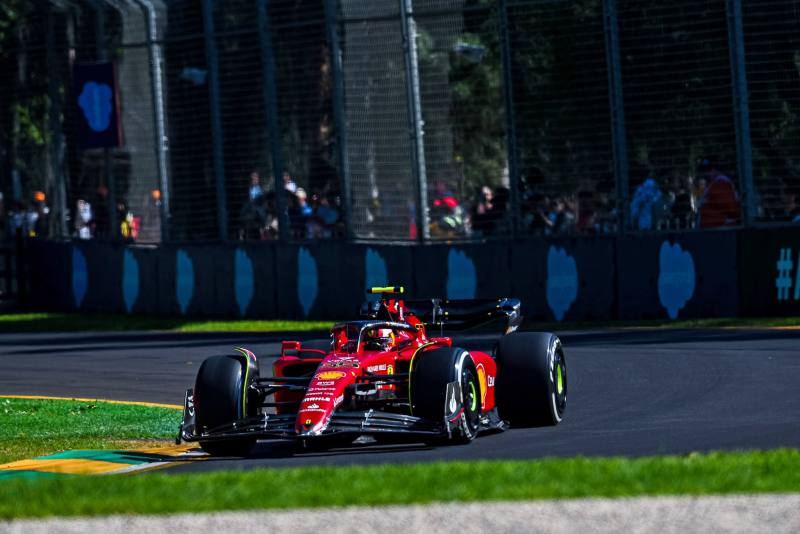 Ferrari przed Red Bullem w pierwszym treningu przed GP Australii 
