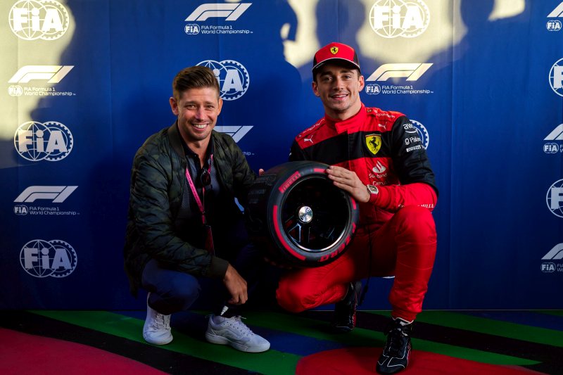 Leclerc z 11. pole position, ale został wezwany do sędziów