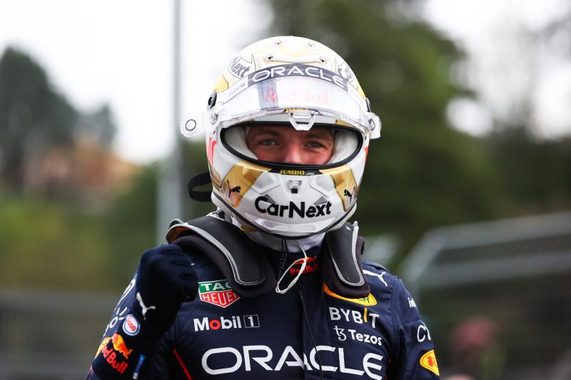 Verstappen w kluczowym momencie zachował zimną krew i sięgnął po pole position