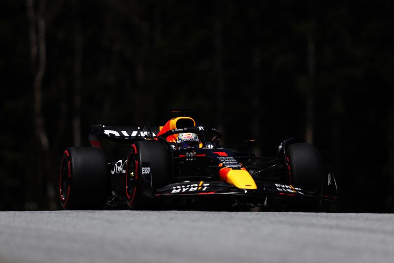 Verstappen najszybszy, oba Mercedesy zakończyły czasówkę w Austrii na bandzie