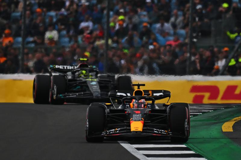 Wolff: Red Bull sprawia, że inne bolidy wyglądają jak z F2