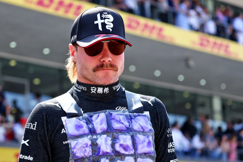 Bottas otrzymał karę czasową. Leclerc i Ferrari uniknęli sankcji