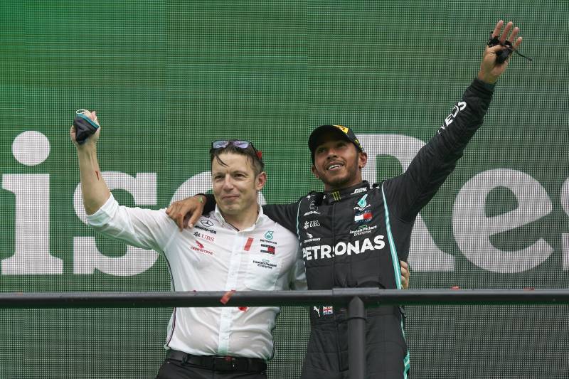 Hamilton nie będzie mógł ściągnąć swojego inżyniera do Ferrari?