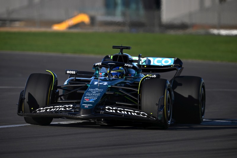 Aston Martin zaliczył swój shakedown na torze Silverstone (galeria)