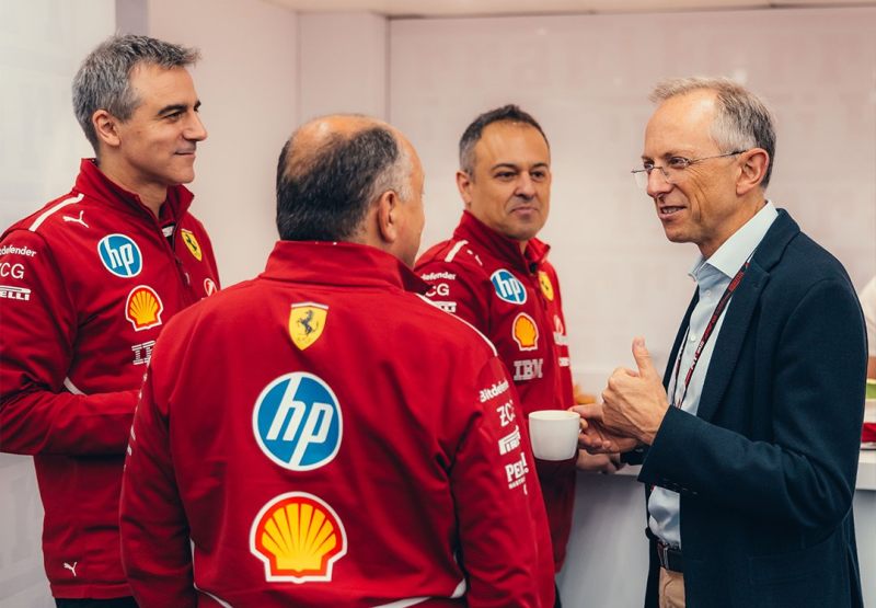CEO Ferrari przekonuje, że trwają rozmowy odnośnie przedłużenia umowy z Vasseurem